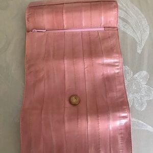 Women’s leather wallet